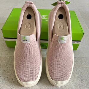 NWT Cariuma Ibi Slip On Rose Knit Sneakers